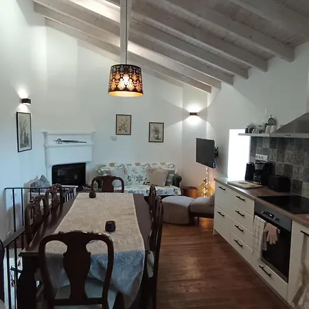 Totolos In Lazaratika Corfu Agios Panteleimon (Corfu)